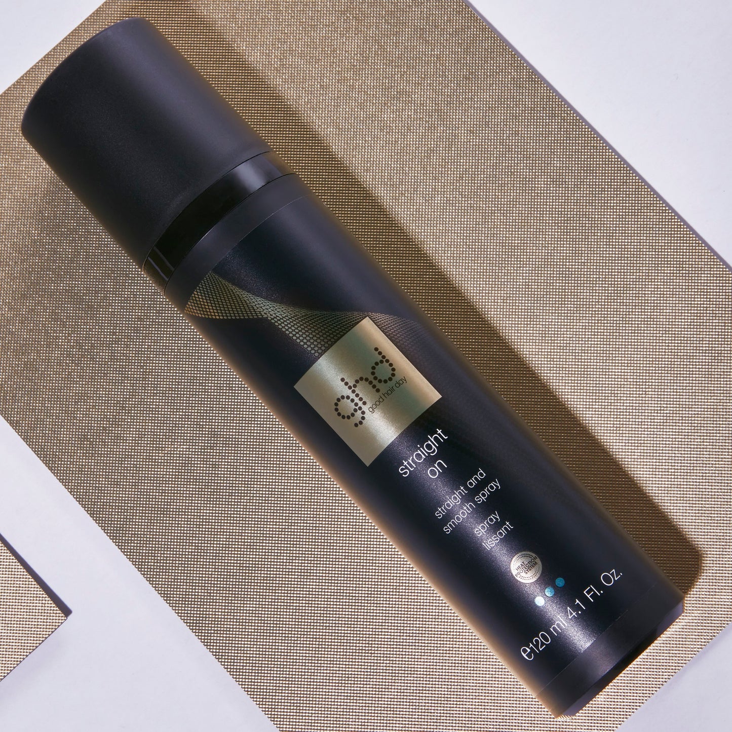 ghd straight on - straight & smooth spray